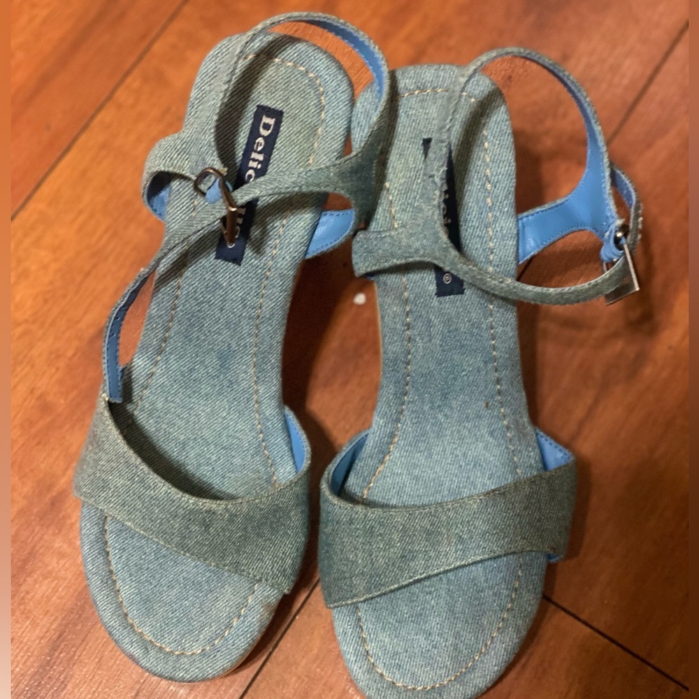 Delicious Women's denim wood Heeled Sandals - Picture 3 of 4